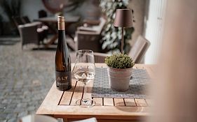 Weingut Und Gaestehaus Holger Alt